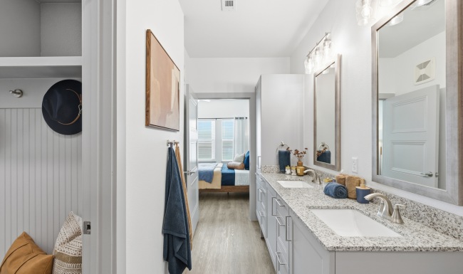 bathroom with mirror